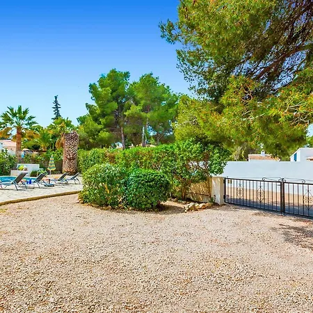 Moreno With Large Private Pool Villa *