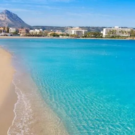 Moreno With Large Private Pool Вилла *