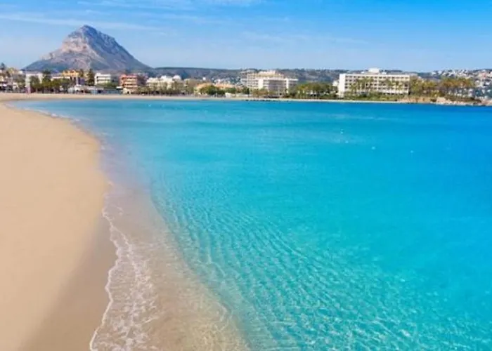 Moreno With Large Private Pool Vila *